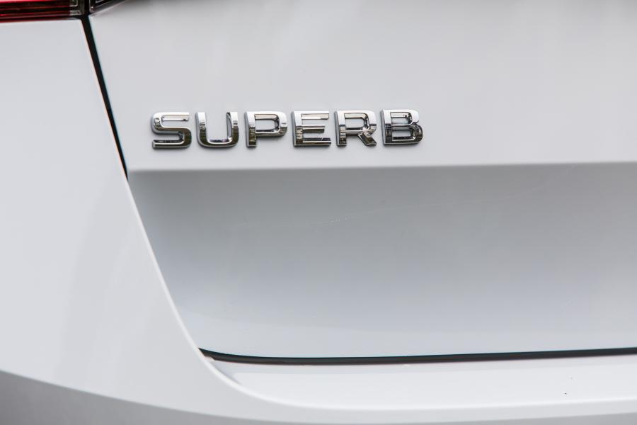 Логотип Skoda Superb Scout (3V) 2020 года  (AU) (фото 29 из 35)